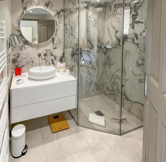 חדר דלוקס, Le Mouillage