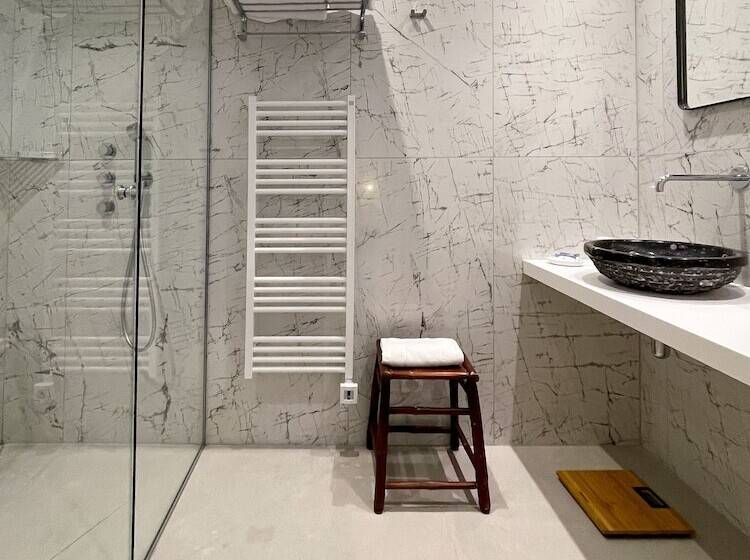 חדר קומפורט, Le Mouillage