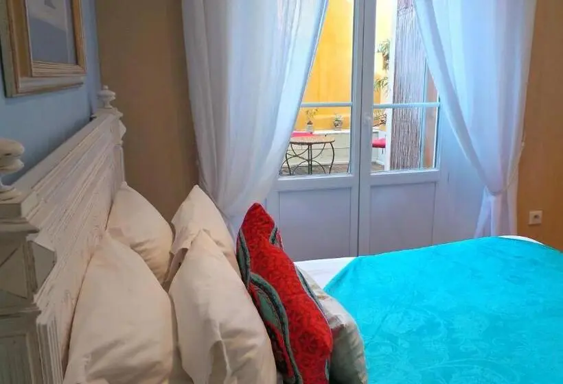 スタンダードインサイドビュールーム, Relais Du Postillon