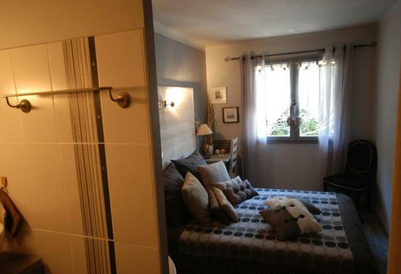 舒适三人间, & Restaurant Le Chalvet