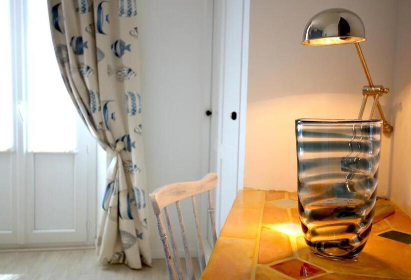 Comfort room with city view, Royal Bon Repos