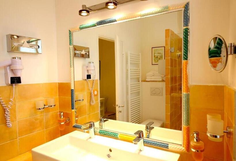 家庭海景房, Royal Bon Repos