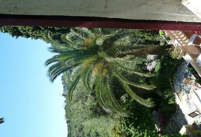 ファミリールーム, Castel Enchanté