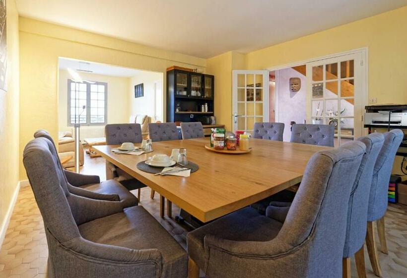 이코노미 룸 공용욕실, Chambres D Hotes à Autun