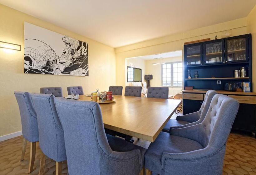 이코노미 룸 공용욕실, Chambres D Hotes à Autun