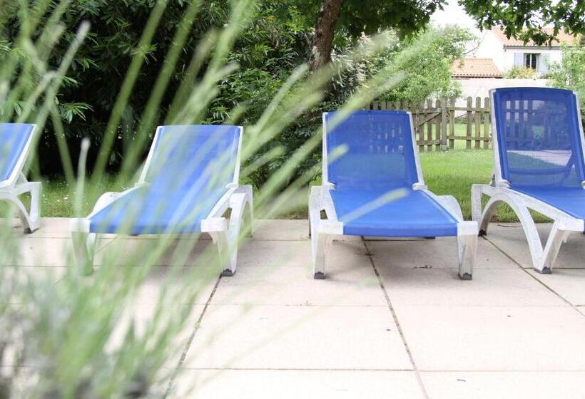 جناح سوبيريور, Château Du Bois De La Noe