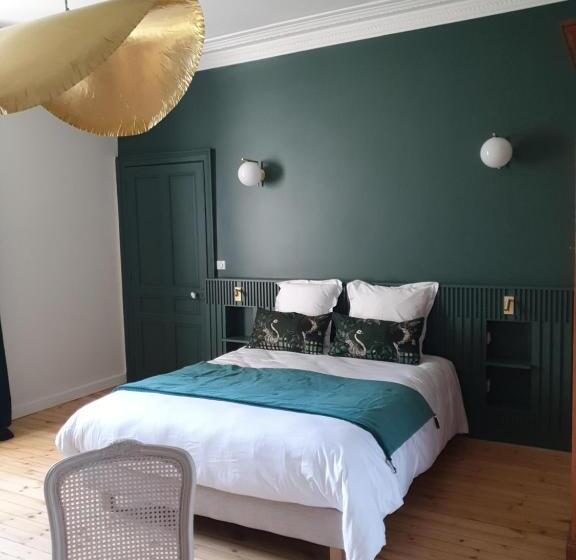 غرفة قياسية ثلاثية, Château Du Bois De La Noe