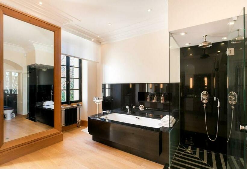 Полулюкс с Балконом, Château Verez