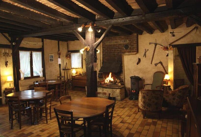 Номер Стандарт, La Maréchalerie