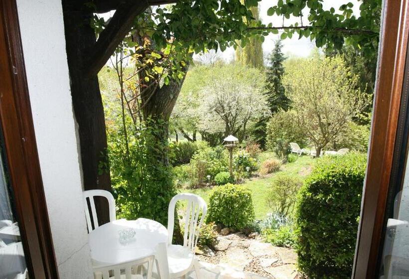 Номер Стандарт, La Maréchalerie