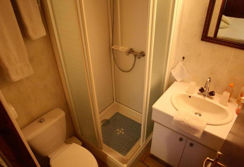 Номер Стандарт, La Maréchalerie