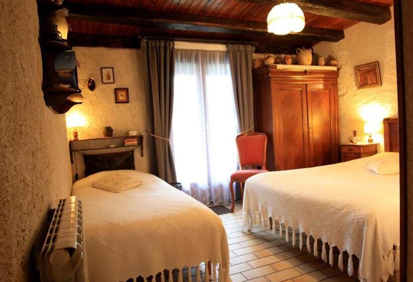 Номер Стандарт, La Maréchalerie