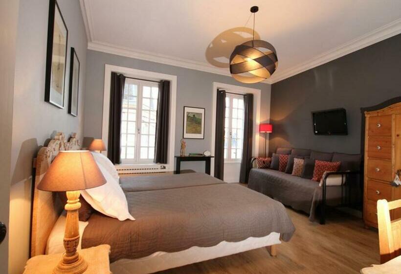 اتاق استاندارد سه نفره, La Villa Garenne