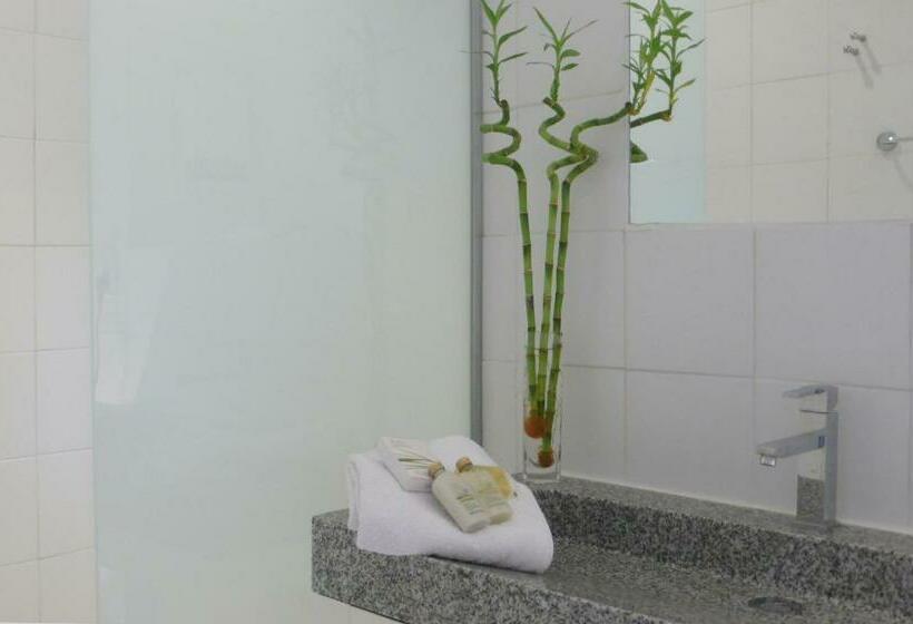 חדר בסיסי, Le Limas