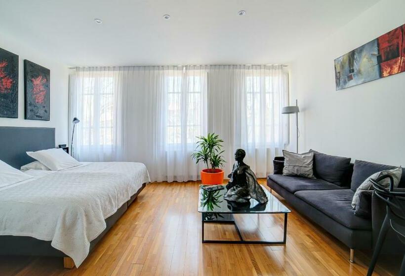 חדר דלוקס, Le Limas