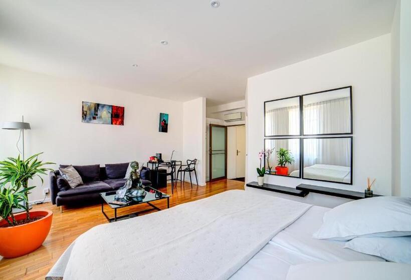 חדר דלוקס, Le Limas