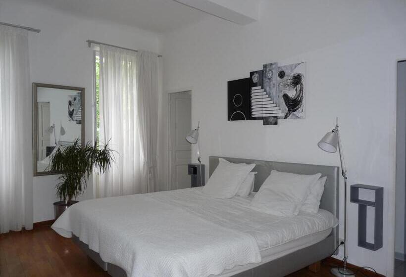 חדר סופריור לשלושה, Le Limas