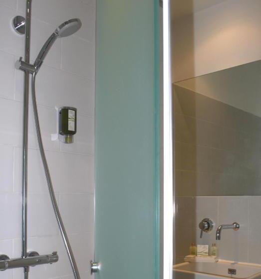 חדר סופריור לשלושה, Le Limas