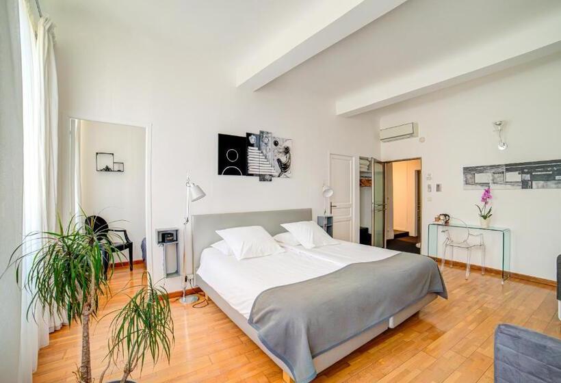 חדר סופריור לשלושה, Le Limas