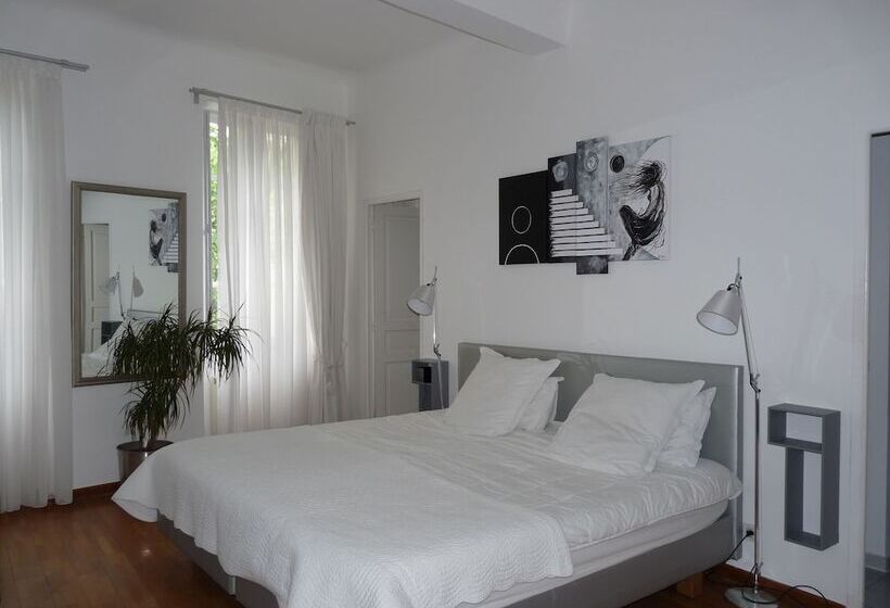 חדר סופריור לשלושה, Le Limas