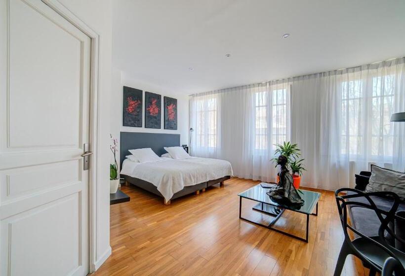 חדר דלוקס, Le Limas