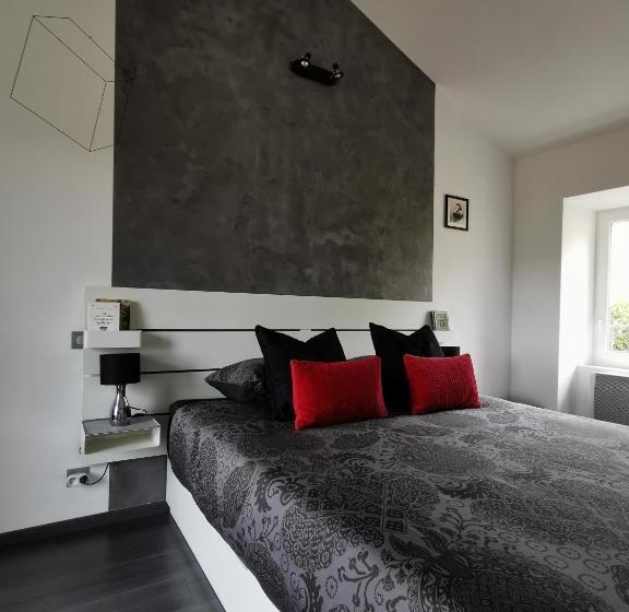 جناح, Le Mas Des Loges   Les Vans / Chambonas