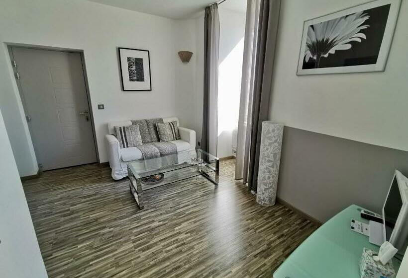 جناح, Le Mas Des Loges   Les Vans / Chambonas