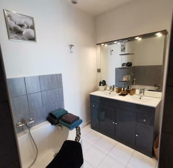 جناح, Le Mas Des Loges   Les Vans / Chambonas