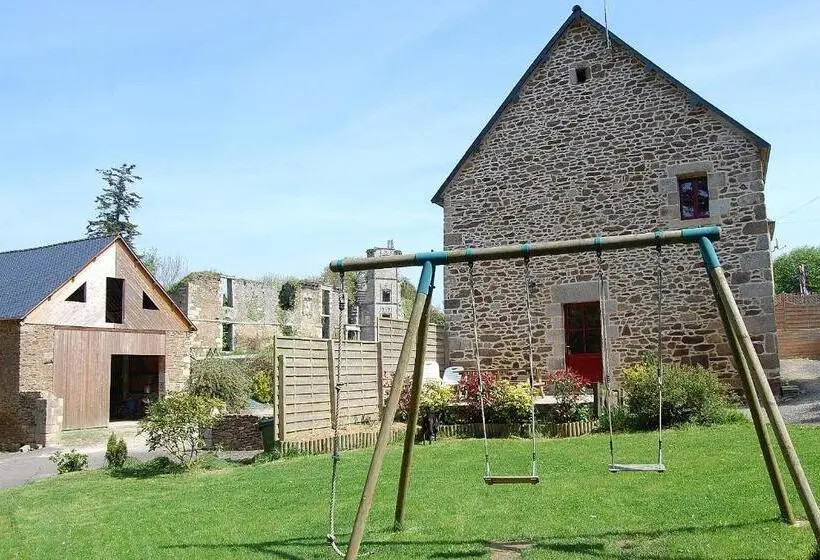 Talo 2 Makuuhuonetta, Maison D Hotes & Gites Domaine De La Garaye