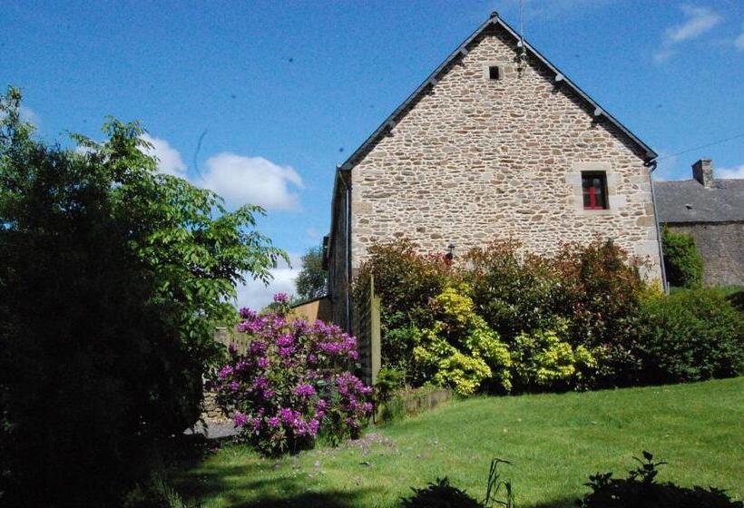 خانه 2 خوابه, Maison D Hotes & Gites Domaine De La Garaye