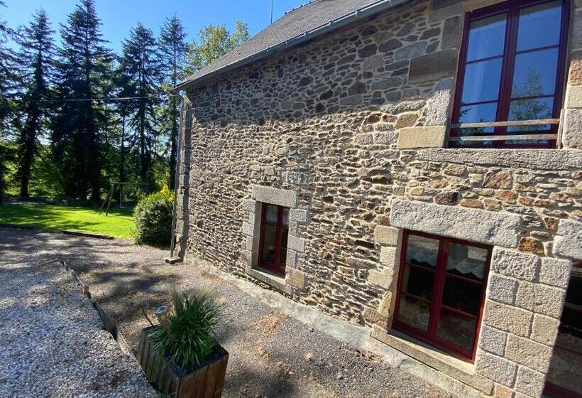 خانه 2 خوابه, Maison D Hotes & Gites Domaine De La Garaye