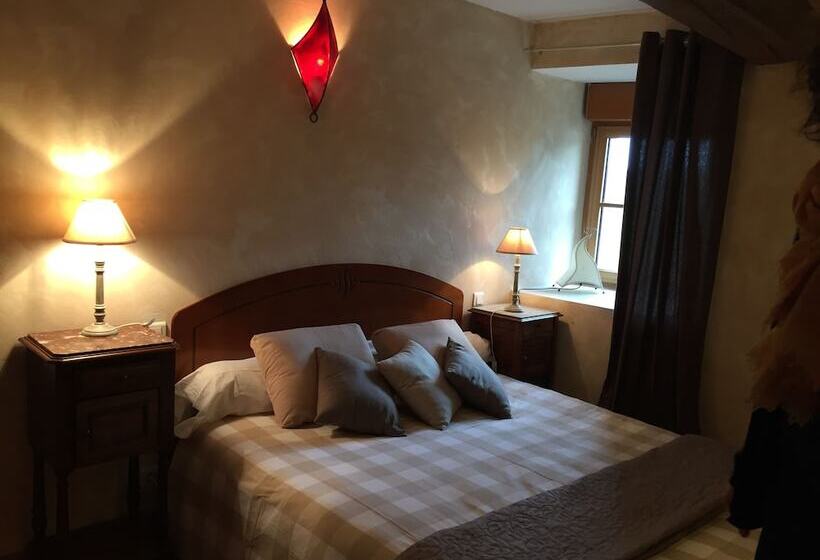 خانه 2 خوابه, Maison D Hotes & Gites Domaine De La Garaye