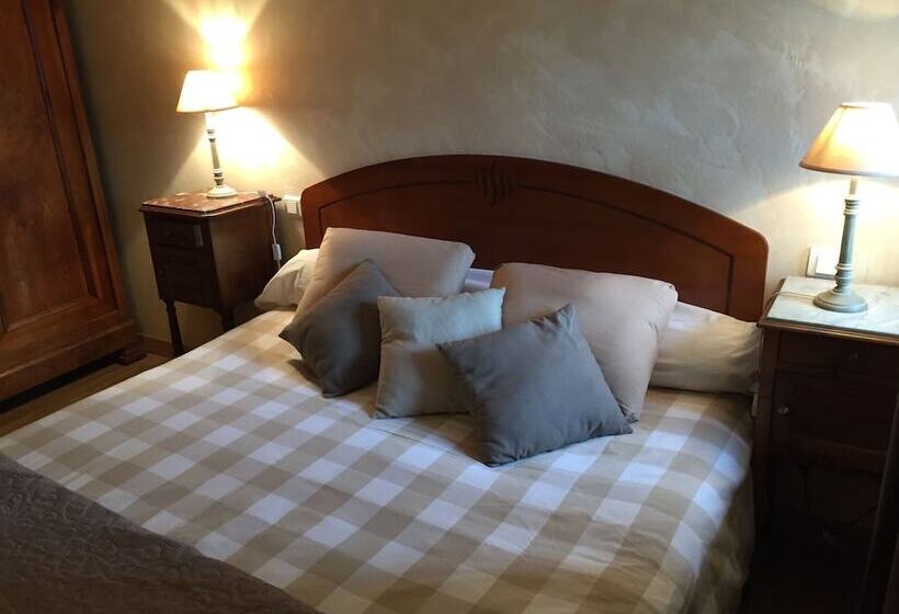 خانه 2 خوابه, Maison D Hotes & Gites Domaine De La Garaye