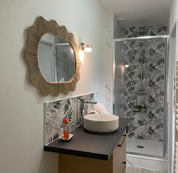 Студио Executive, Manoir De La Houlette