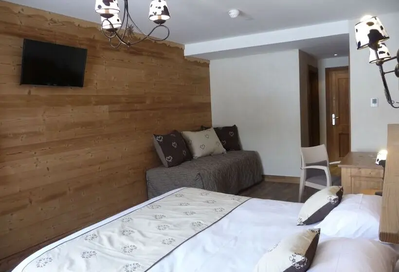 Standard Neljän Hengen Huone, Chalet Hôtel Le Beausoleil, The Originals Relais