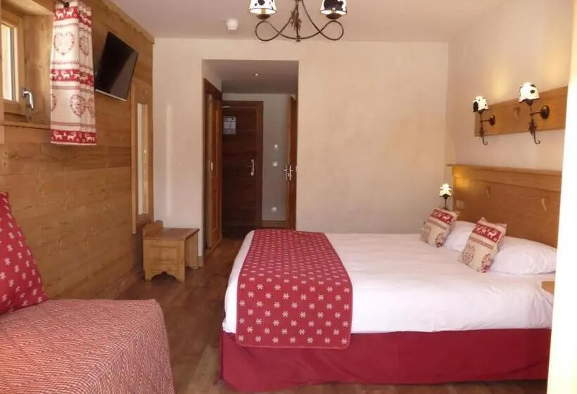 Standard Kolmen Hengen Huone, Chalet Hôtel Le Beausoleil, The Originals Relais