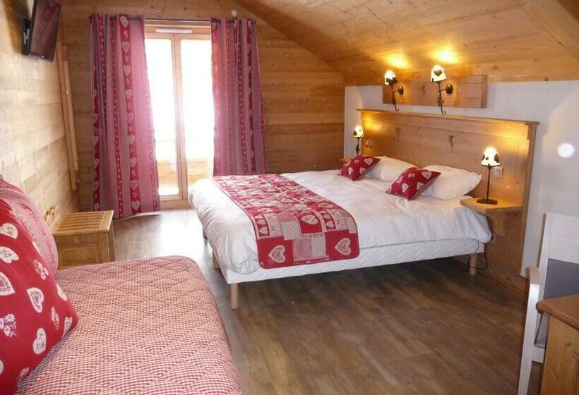 标准三人间, Chalet Hôtel Le Beausoleil, The Originals Relais