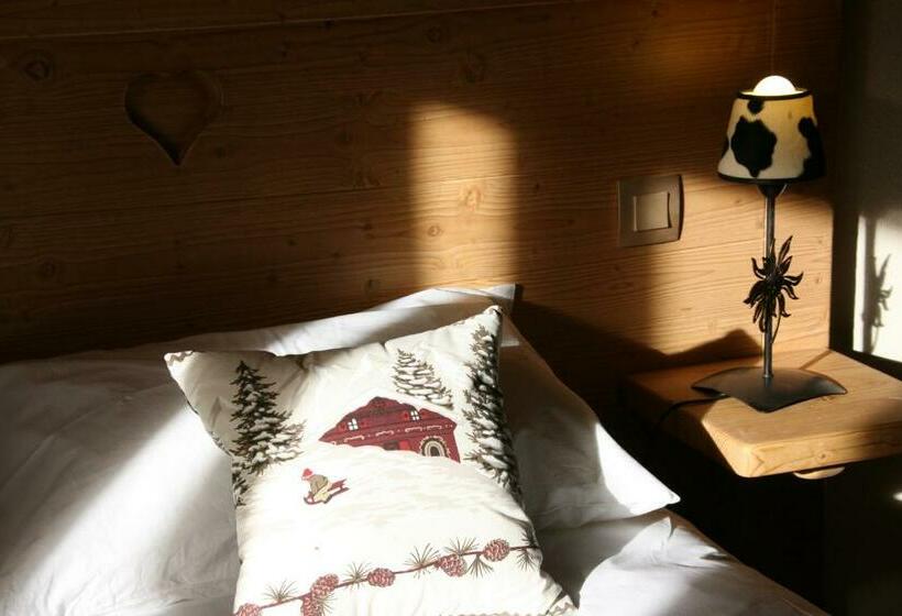 标准三人间, Chalet Hôtel Le Beausoleil, The Originals Relais