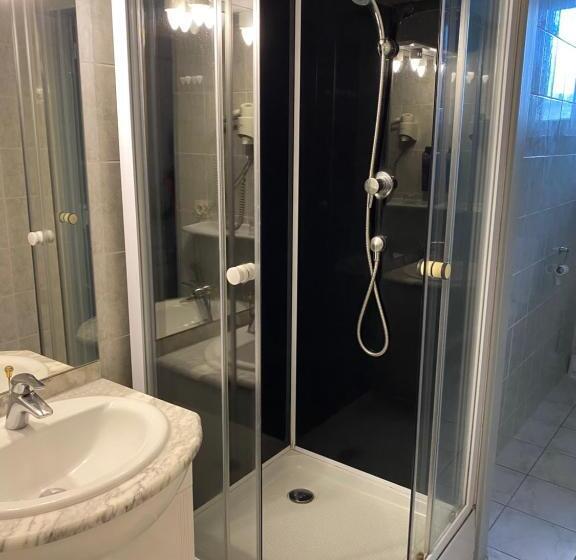 스탠다드 트리플 룸, De Normandie