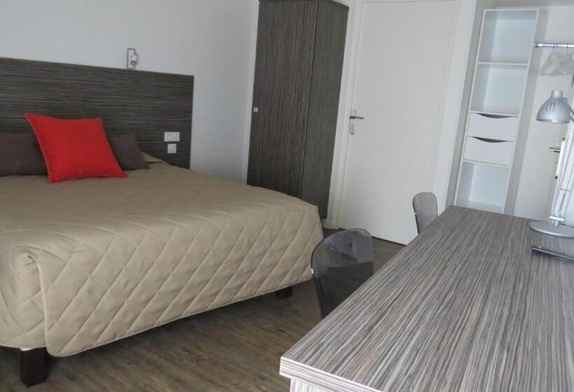 １階のスタンダードルーム, Hôtel De Clèves