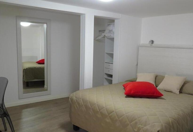 ファミリールーム, Hôtel De Clèves