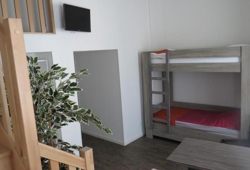 ファミリールーム, Hôtel De Clèves