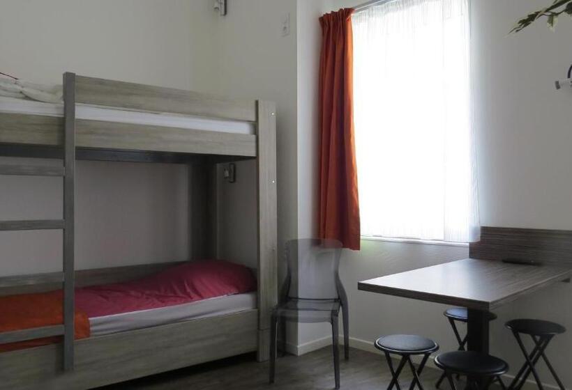 ファミリールーム, Hôtel De Clèves