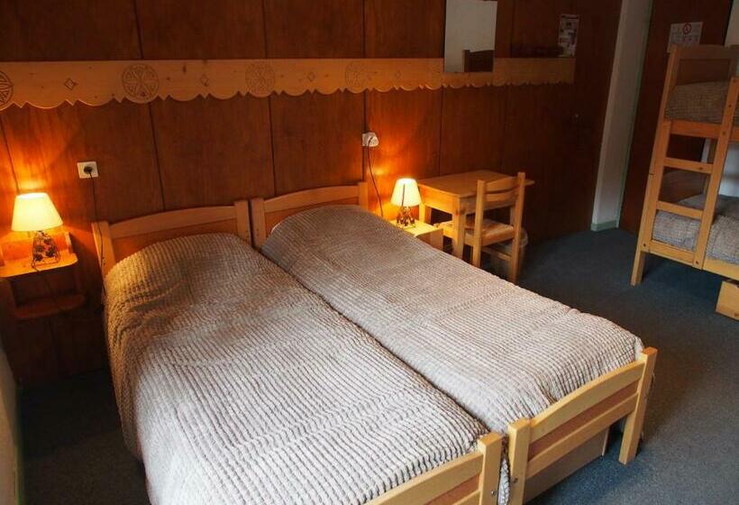 اتاق استاندارد چهار تخته, Hôtel Le Monte Pente