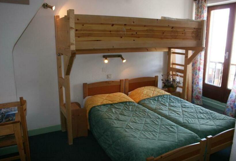 اتاق استاندارد سه نفره, Hôtel Le Monte Pente