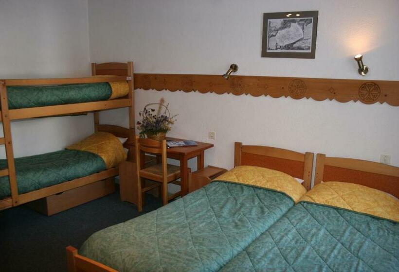 اتاق استاندارد چهار تخته, Hôtel Le Monte Pente