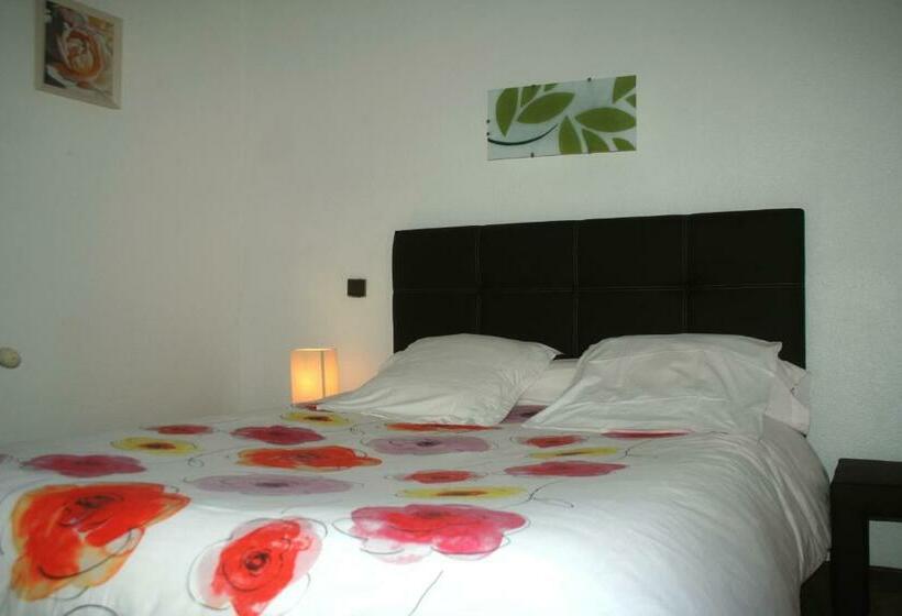 Номер Стандарт, Hôtel Les Castets D'ayré