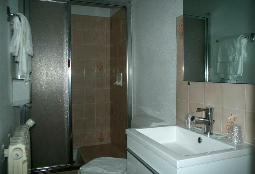 Номер Стандарт, Hôtel Les Castets D'ayré