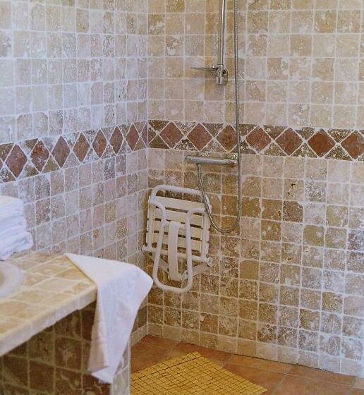 اتاق استاندارد, Osteria A Stalla Sischese & Spa