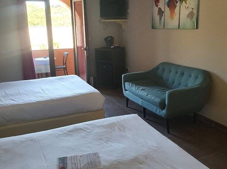 اتاق استاندارد چهار تخته, Osteria A Stalla Sischese & Spa